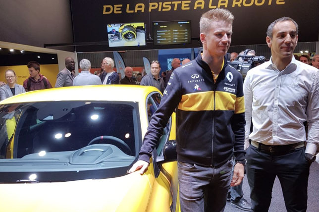 Нико Хюлкенберг и Сирил Абитебул на автосалоне в Париже
