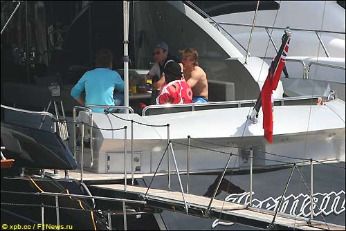 Яхта Кими Райкконена