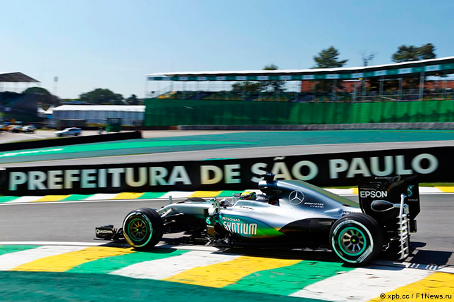 Льюис Хэмилтон на трассе Интерлагос