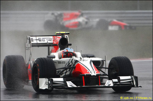 Пилоты HRT на трассе Гран При Кореи