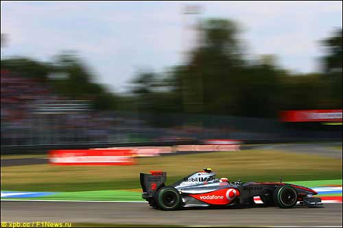 Хейкки Ковалайнен на трассе в Монце