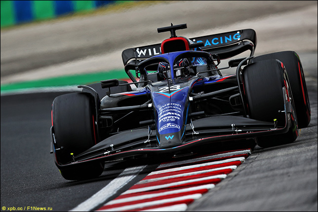  Алекс Элбон