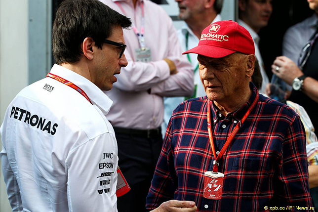Ники Лауда, неисполнителный директор Mercedes AMG, и Тото Вольфф, руководитель Mercedes Motorsport
