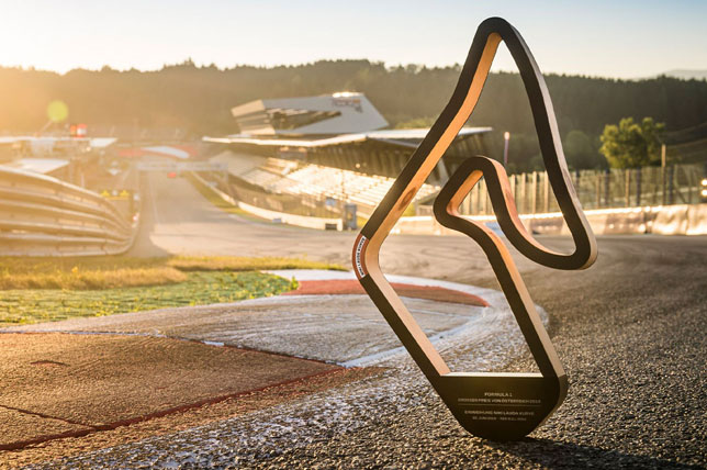 Первый поворот трассы Red Bull Ring