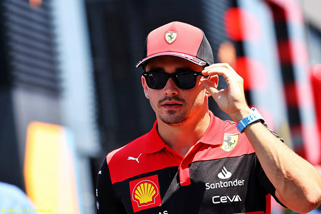 Шарль Леклер в паддоке Гран При Франции 