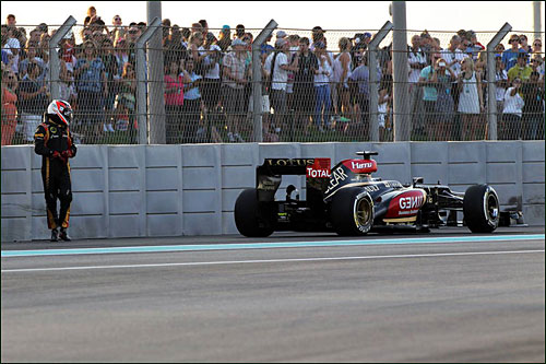 Кими Райкконен сошёл с дистанции на первом круге гонки