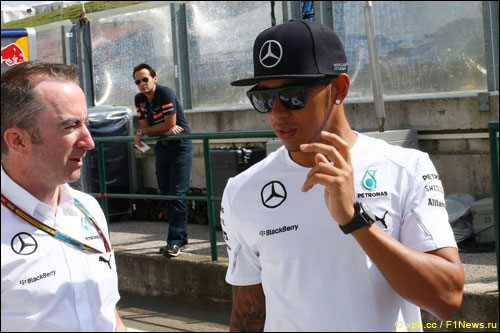 Падди Лоу и Льюис Хэмилтон