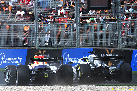 Лоусон и Перес коснулись колёсами в борьбе за позицию и продолжили движение