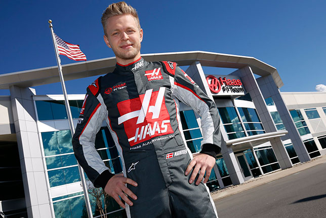 Кевин Магнуссен на базе Haas F1