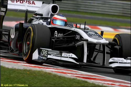 Рубенс Баррикелло во время тренировок на Хунгароринге