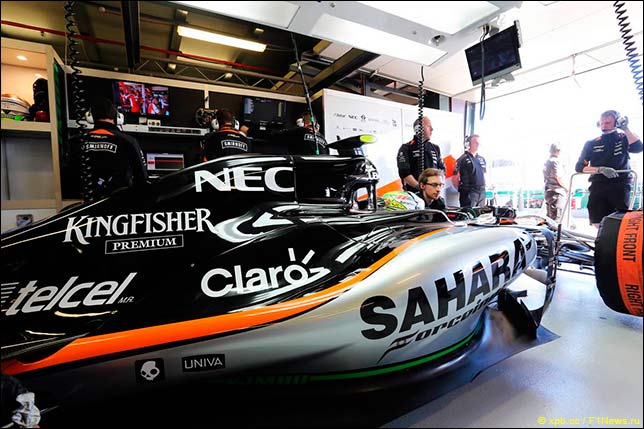 Логотип NEC на машине Force India