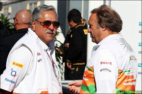 Виджей Малья и заместитель руководителя Force India Роберт Фернли