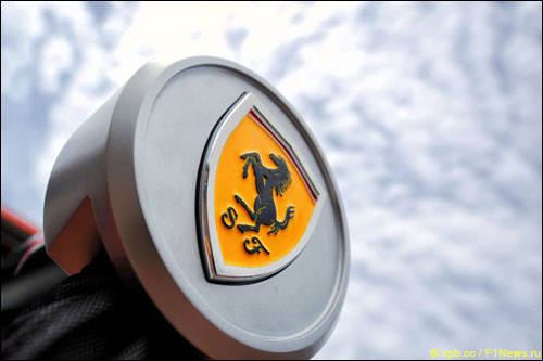 Логотип Ferrari