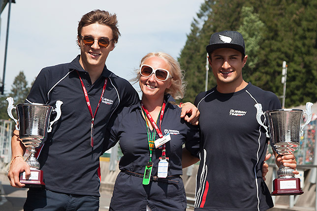 Артём Маркелов, Светлана Стрельникова и Митч Эванс