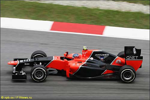 Шарль Пик за рулем MR01 на трассе в Сепанге