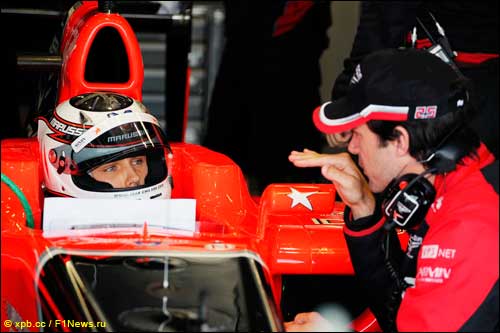 Макс Чилтон и тренер молодёжной программы  Марк Хайн