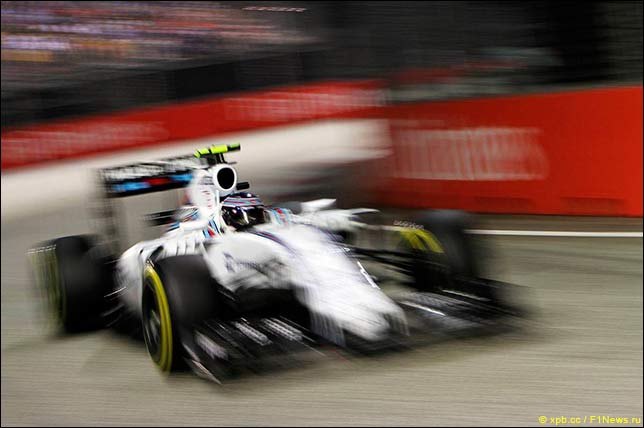 Валттери Боттас в Сингапуре'15