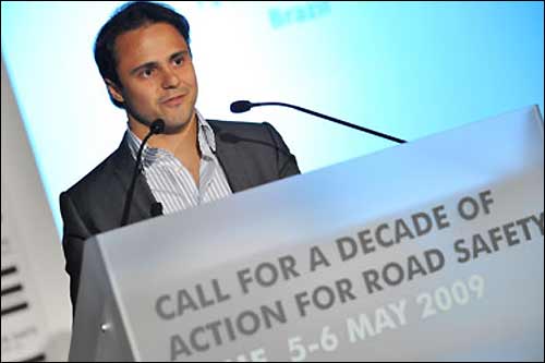 Фелипе Масса на церемонии открытия акции 