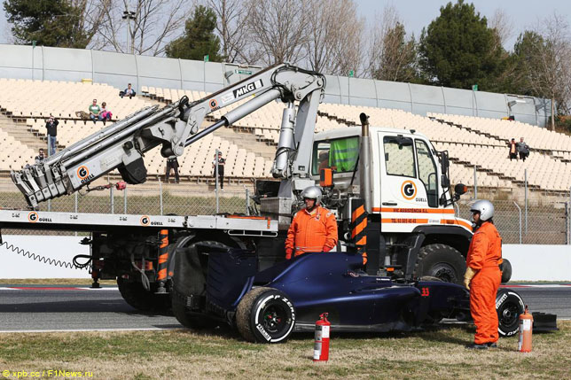 Эвакуация машины Макса Ферстаппена