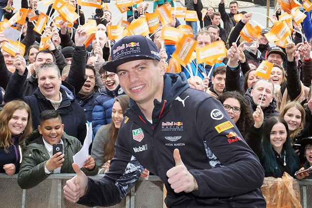 Макс Ферстаппен на встрече с болельщиками в Амстердаме