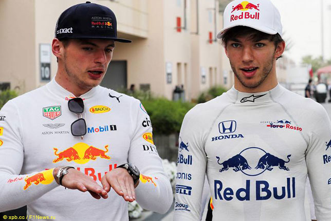 Макс Ферстаппен и Пьер Гасли на прошлогоднем Гран При Бахрейна