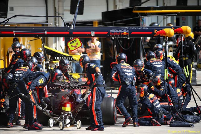 Пит-стоп Макса Ферстаппена