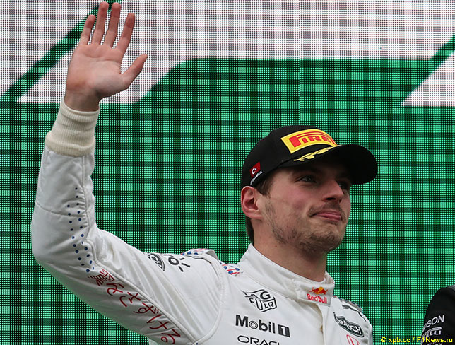 Макс Ферстаппен на подиуме Гран При Турции