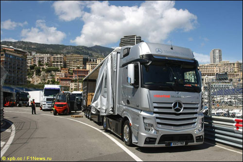 Трейлер McLaren