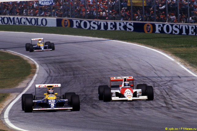 Борьба Тьерри Бутсена (Williams) и Герхарда Бергера (McLaren) на Гран При Сан-Марино 1990 года
