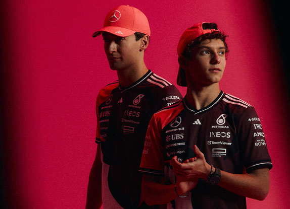 Обновлённые цвета униформы Mercedes на Гран При Майами