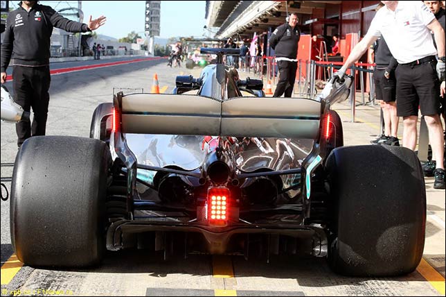 Дополнительный стоп-сигналы на Mercedes