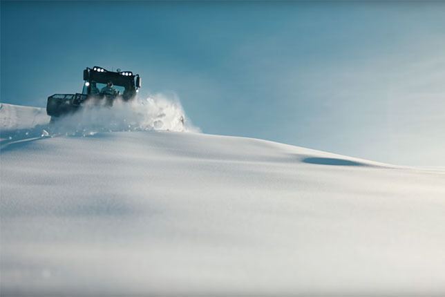 Кадр из нового видеоролика Mercedes