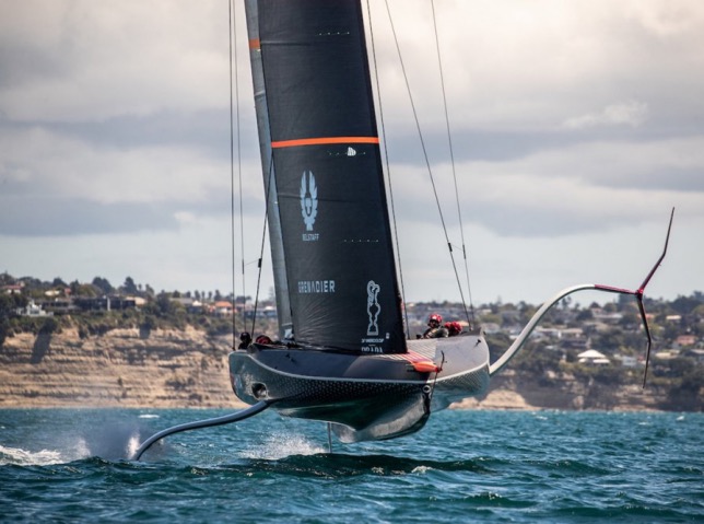 Яхта Britannia II AC75