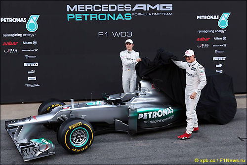 Михаэль Шумахер и Нико Росберг на презентации W03