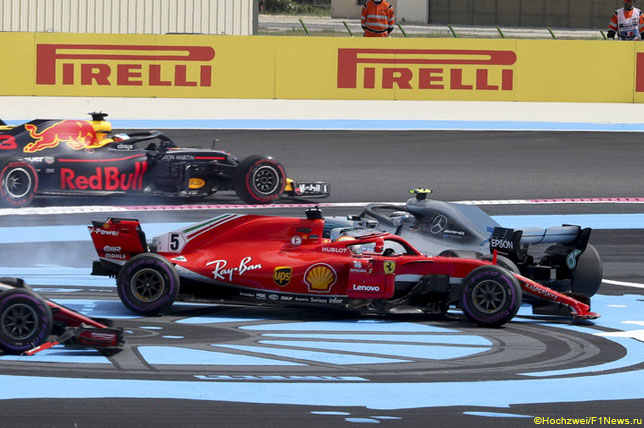 Столкновение Себастьяна Феттеля и Валттери Боттаса