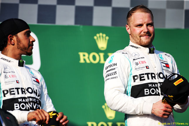 Валттери Боттас и Льюис Хэмилтон