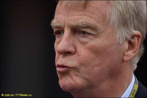 Максимиллиан Мосли