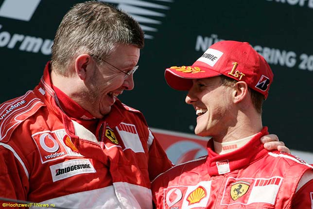 Росс Браун и Михаэль Шумахер на подиуме Гран При Европы, Нюрбургринг, 2006 год