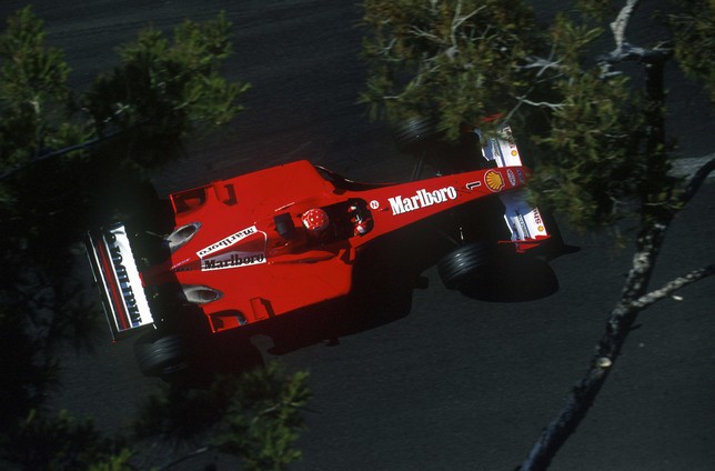 Михаэль Шумахер за рулём Ferrari F2001 на трассе Гран При Монако