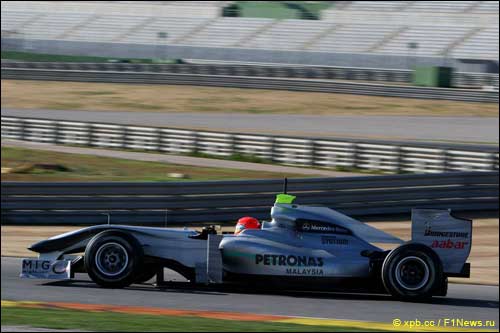 Михаэль Шумахер на тестах в Валенсии