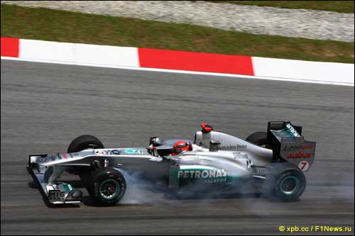 В квалификации гран При Малайзии Михаэлю Шумахеру пришлось непросто