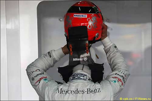 Михаэль Шумахер выбывает из дальнейшей борьбы в квалификации