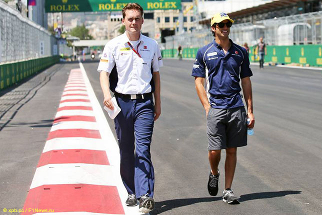 Фелипе Наср (справа) знакомится с бакинской трассой