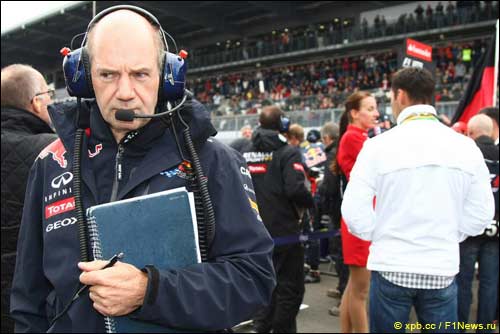 Эдриан Ньюи