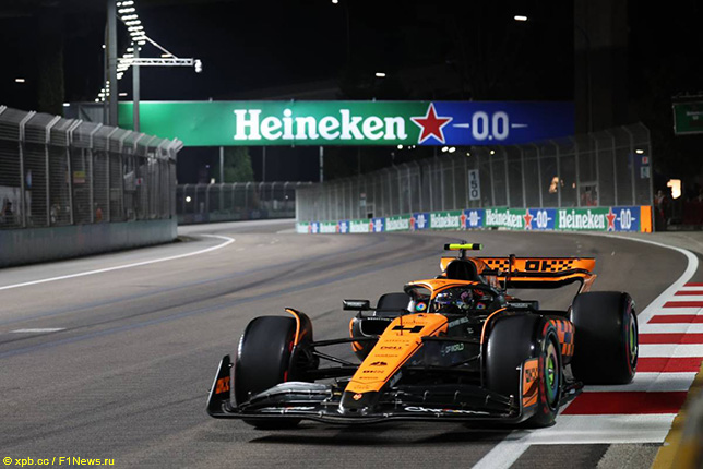 Ландо Норрис во время квалификации на трассе в Сингапуре