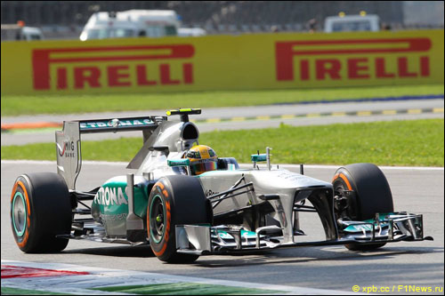 Льюис Хэмилтон