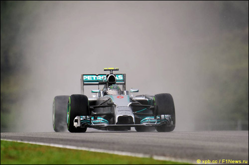 Нико Росберг на квалификации в Малайзии