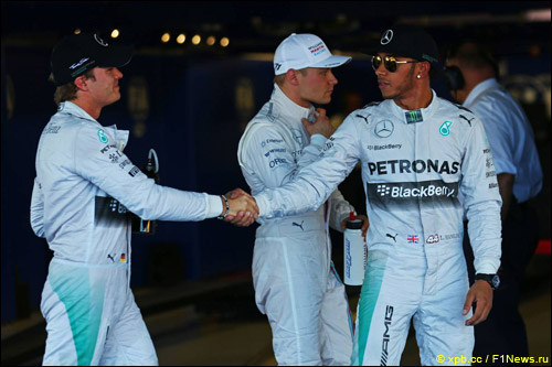 Нико Росберг и Льюис Хэмилтон после квалификации Гран При России