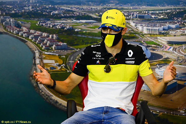 Эстебан Окон на пресс-конференции FIA в Сочи