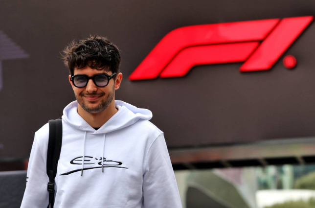 Эстебан Окон в паддоке Baku City Circuit, фото XPB